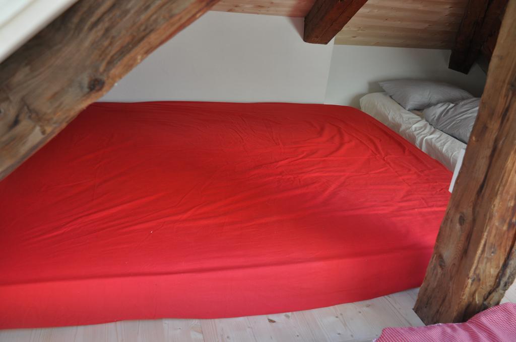 Attika Wohnung 7546 Ardez Номер фото